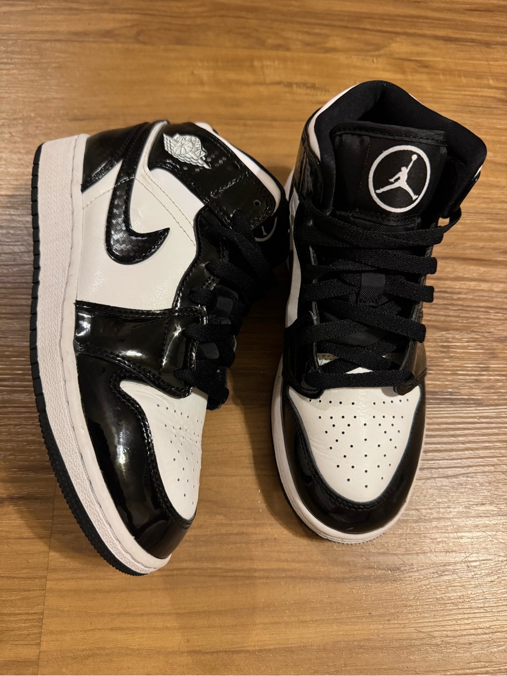 Jordan 1 Mid Black Sneakers